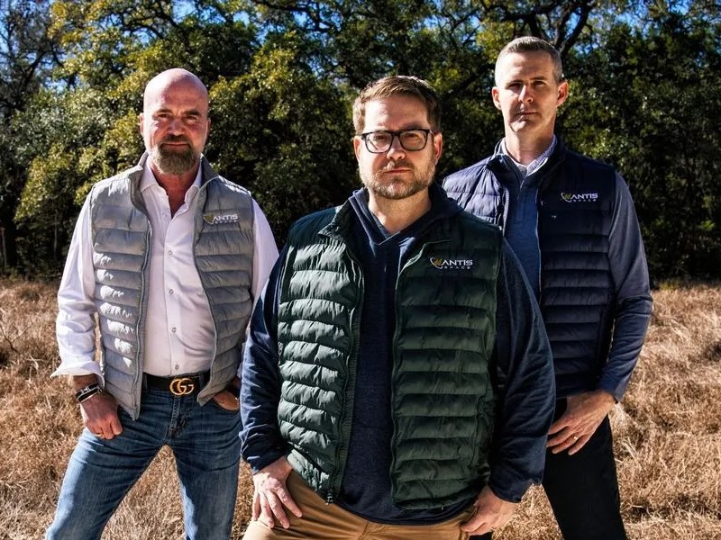 Mantis_Space_founders.jpg Mantis_Space_founders.jpg