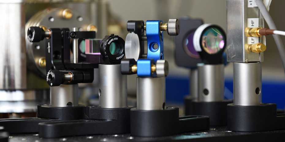 Optical components used to stabilize the light of an infrared laser