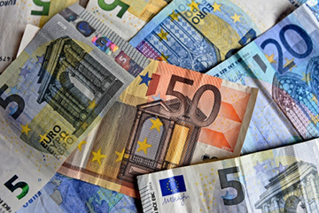photo of a bunch o'Euros