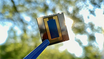 Perovskite/CIS tandem solar cell