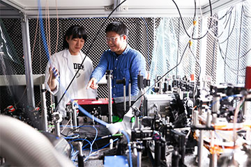 Photo of researchers in lab