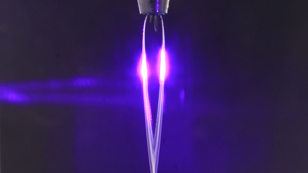 Liquid Jet with Blue Laser